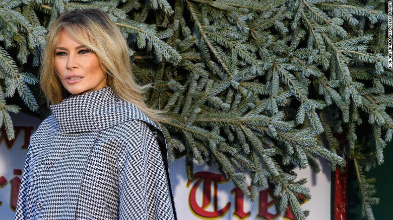 Мелания Трамп в последний раз украсит Белый дом в Рождеству